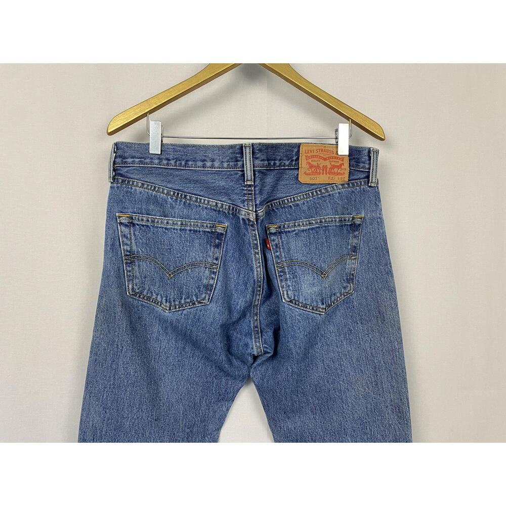 Vintage Y2K Levis 501 Jeans Mens 32x32 Button Fly Blue Straight Leg Medium Wash - Picture 5 of 16